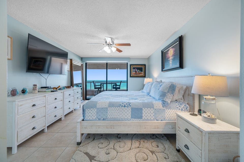 Master suite with balcony access!