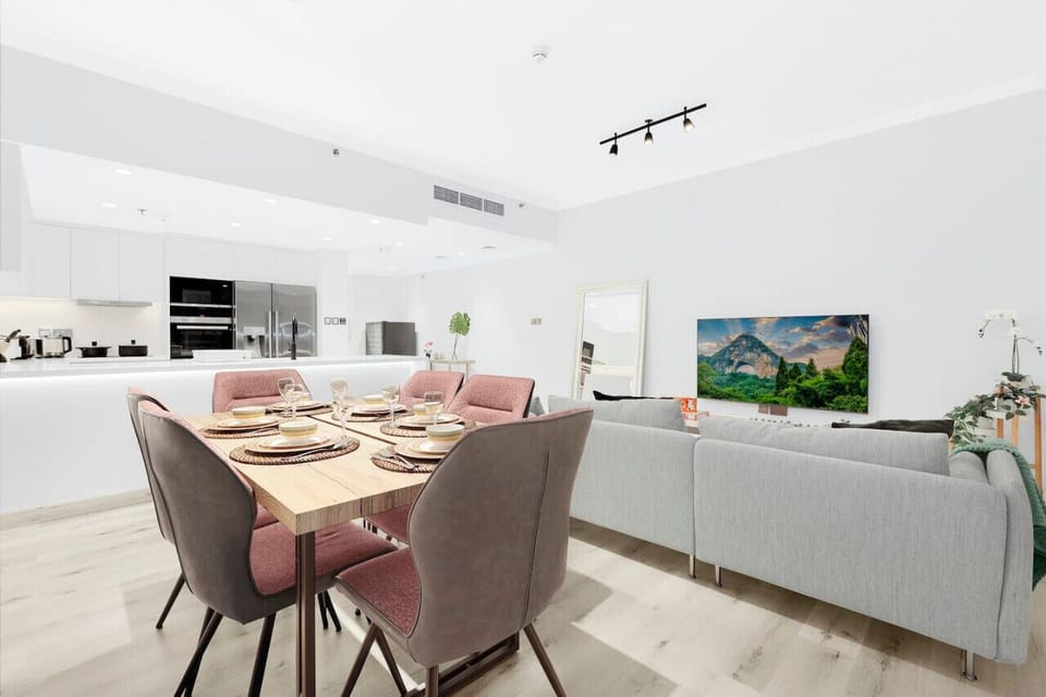 Dining & Living Area: Modern design with stylish furnishings, perfect for unforgettable meals and relaxation!