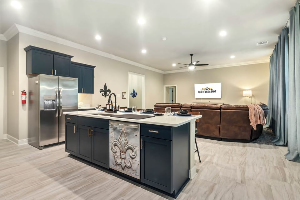 Enjoy the heart of Lakes Landing, the best Airbnb in Lake Charles! This pet-friendly home features a modern kitchen with a spacious island, perfect for gathering, cooking, and making memories during your stay.
