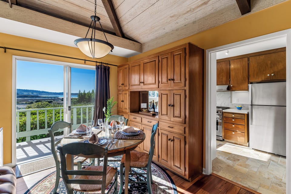 Living Dining Area, Ocean View