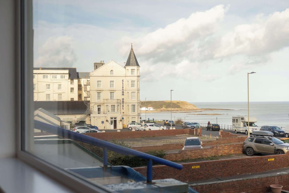 Apartment 2, King's Court, Scarborough - Host & Stay