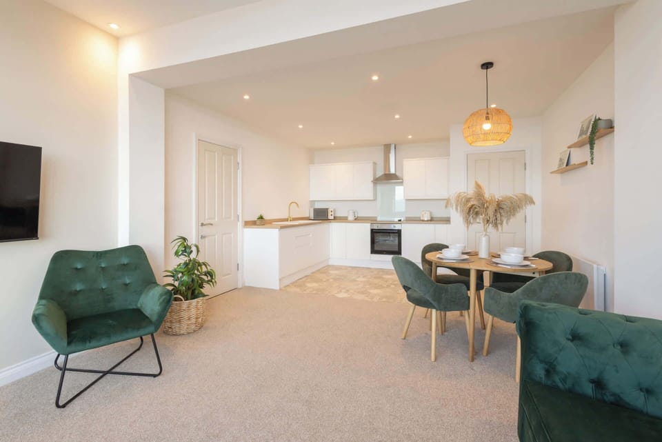 Apartment 2, King's Court, Scarborough - Host & Stay