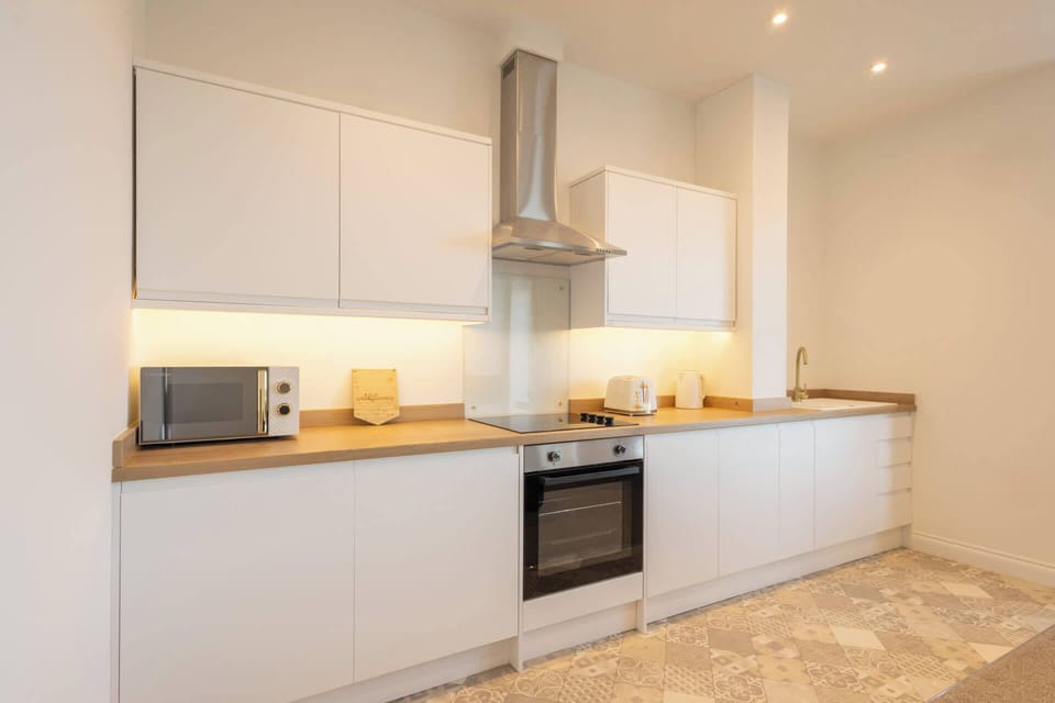 Apartment 3, King's Court, Scarborough - Host & Stay