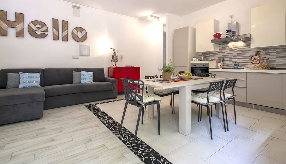 ClickSardegna Alghero centro Loft Hidden Garden per 8 persone con yacuzzi 