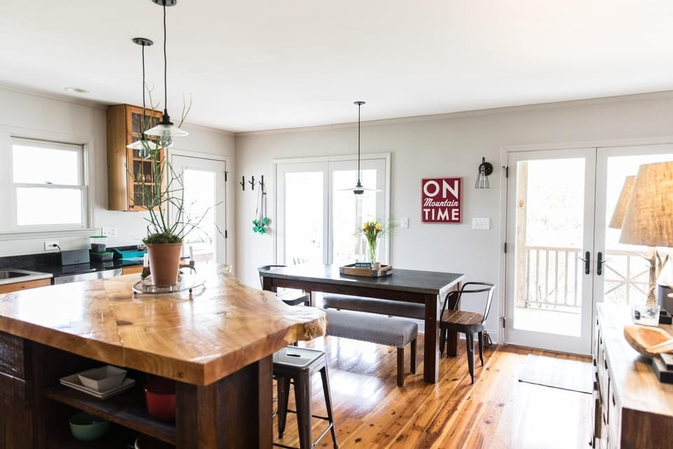 Open floorplan with plenty of seating for the whole family