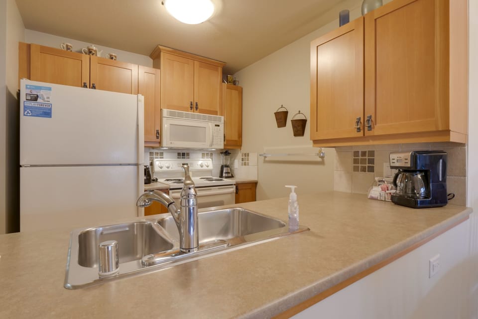 Microwave, Oven, Indoors, Refrigerator, Kitchen