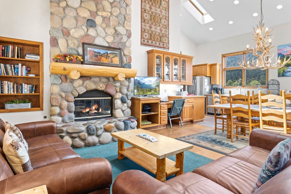 Home Decor, Fireplace, Indoors, Furniture, Living Room