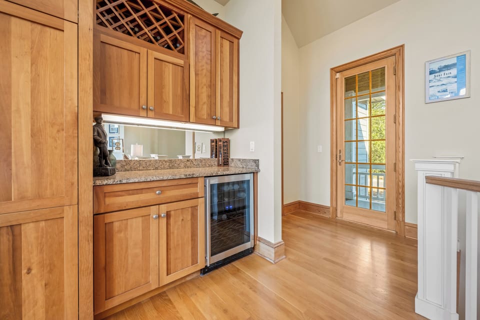 Wet Bar - Top Level
