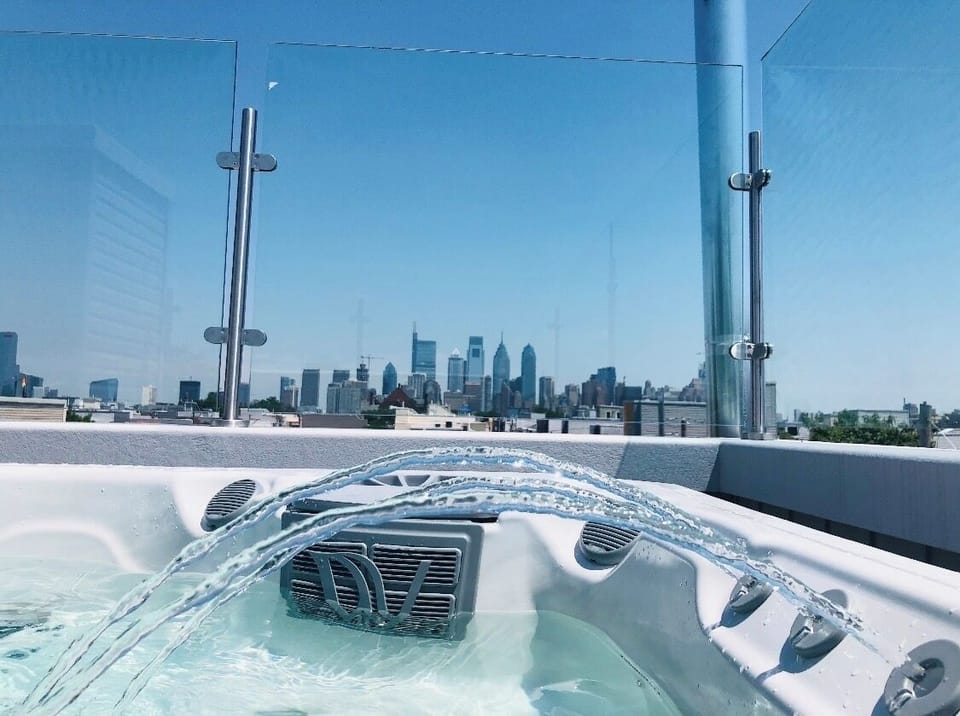 Outdoor spa tub