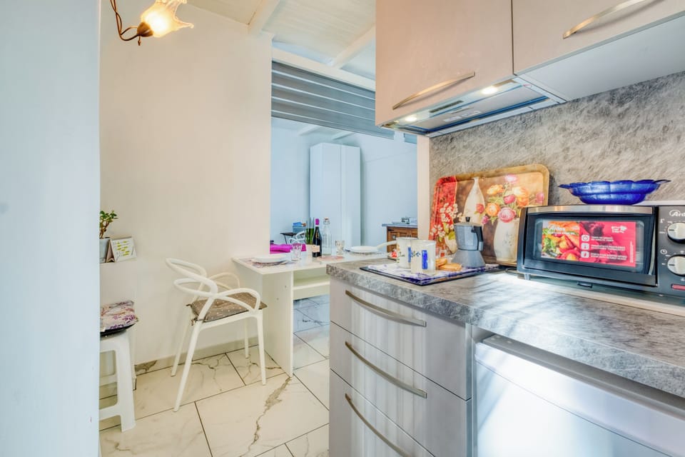 Kitchen and dining area