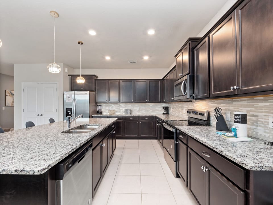 Full Size Kitchen with Basic Starter Essentials (see description) and Bar Stool Seating