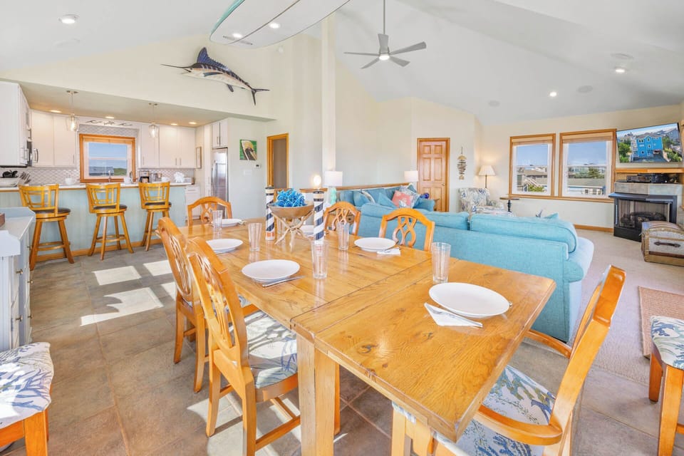 Surf or Sound Realty - 1213 - A Salty Piece of Land - Dining Area -3