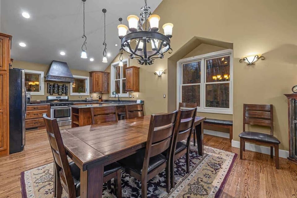 Cook, dine, and make memories—all in one perfect space.