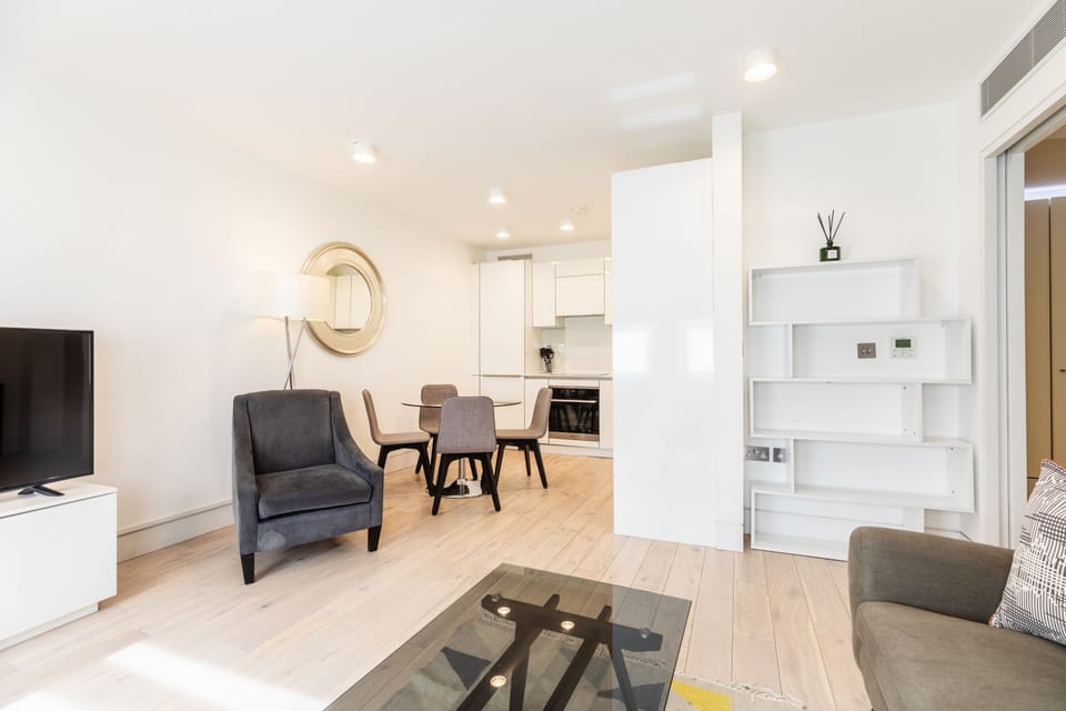 Executive One  Bedroom Apartment Ensuite