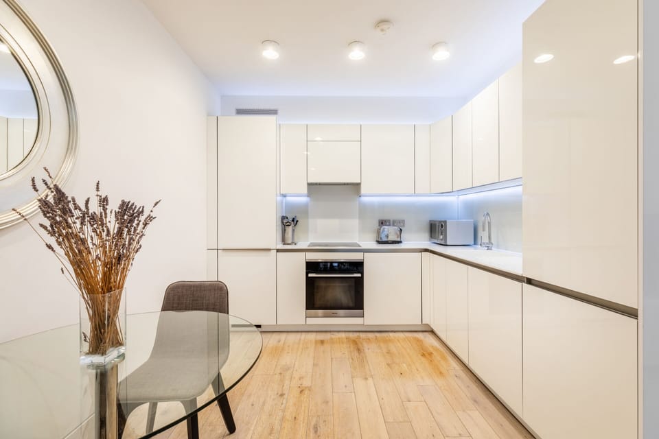 Executive One  Bedroom Apartment Ensuite