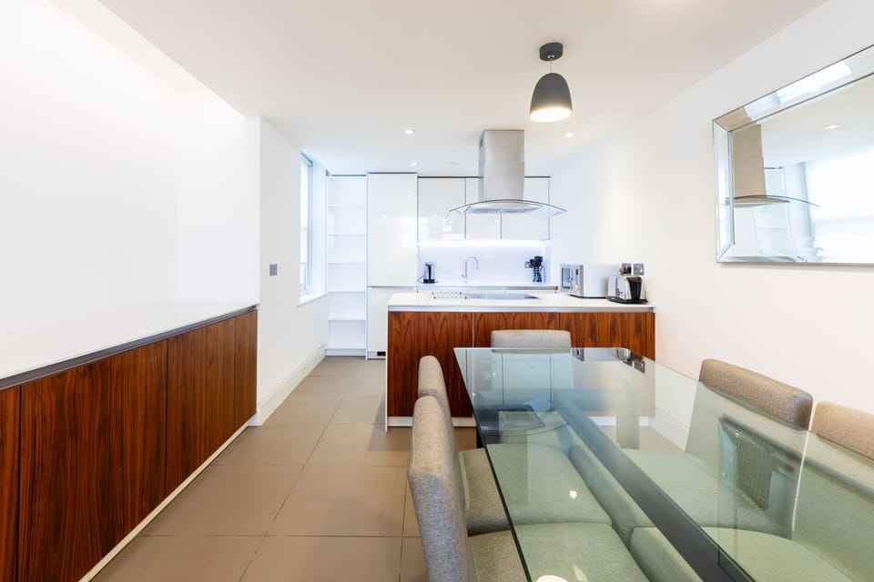 Executive Two Bedroom Apartment Ensuite