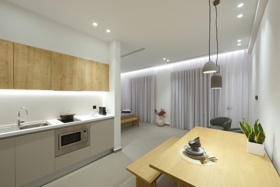 Night Ample - Respective from entrance