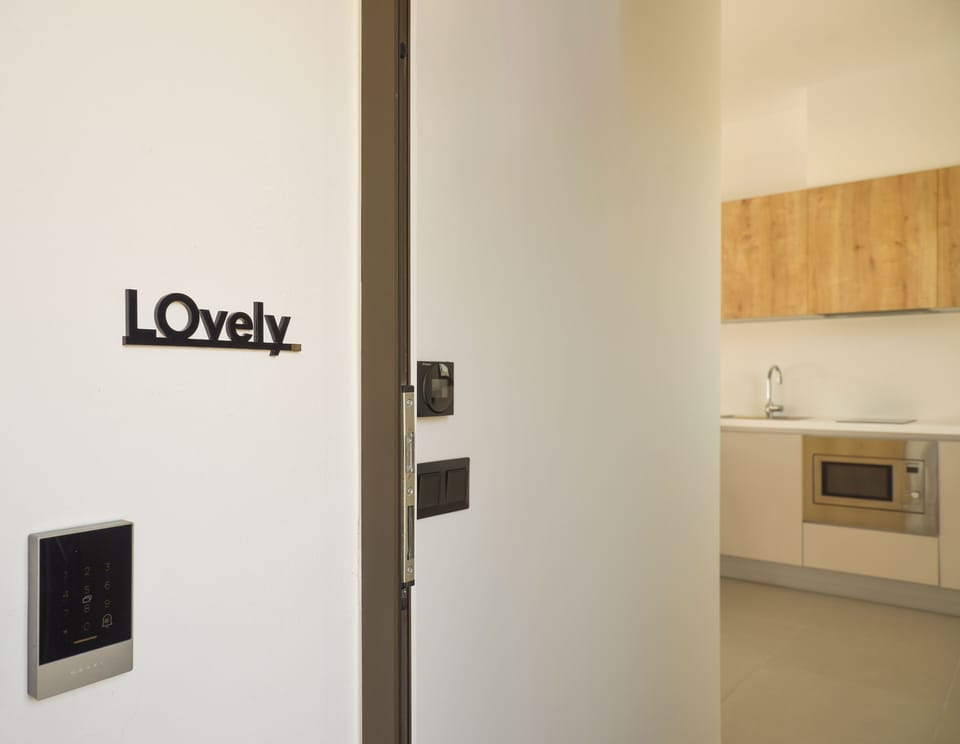 LOvely room entrance