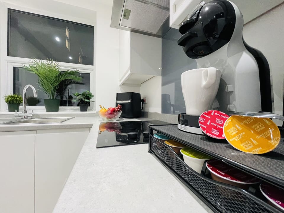 Modern, Fully-Equipped Kitchen