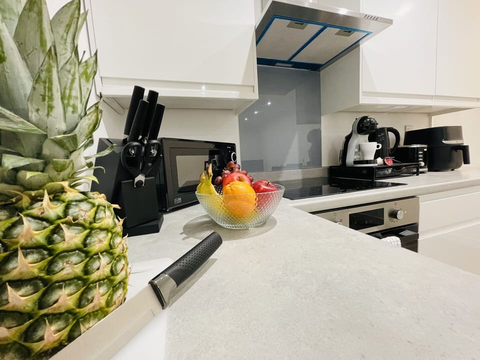 Modern, Fully-Equipped Kitchen