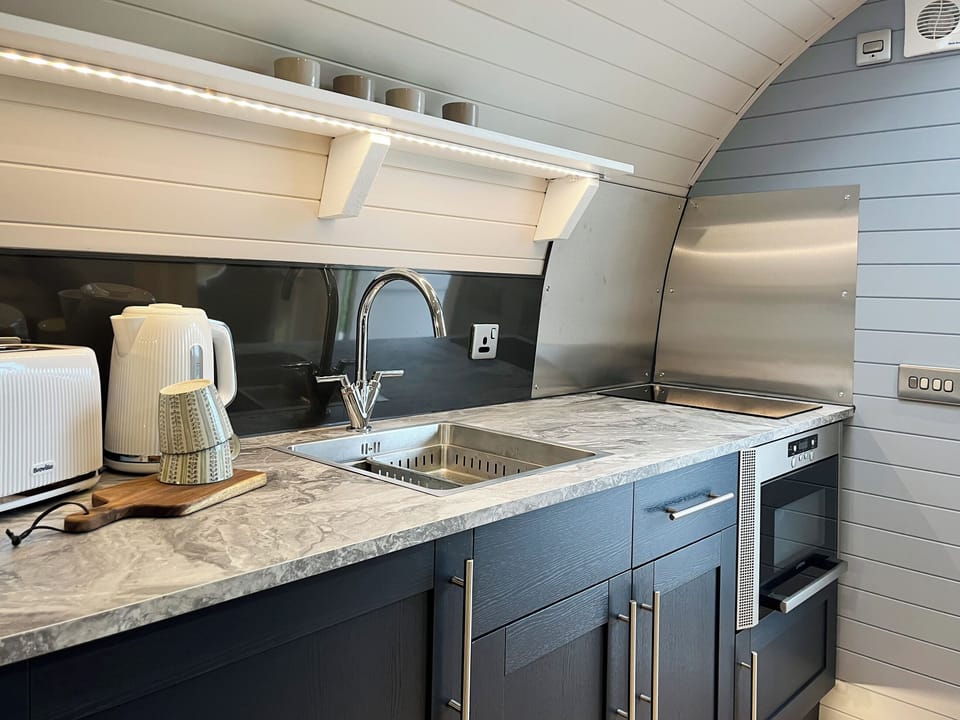 Kitchen | Coo Pod - Newton Of Inshewan Farm Pods, Forfar