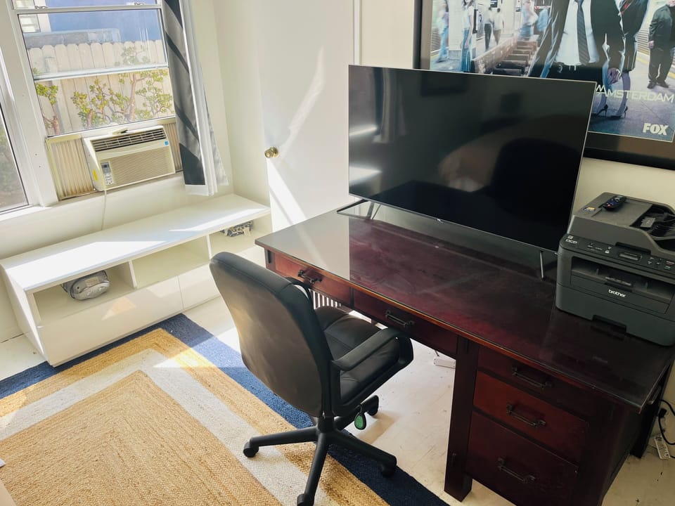 Work space in Guest BR