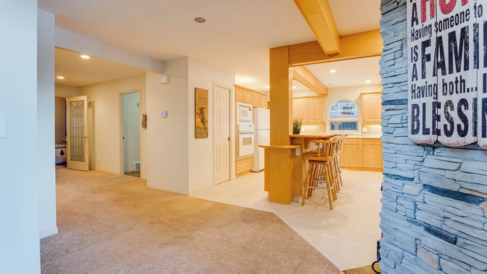 Hallway to Kitchen/Dining Area 