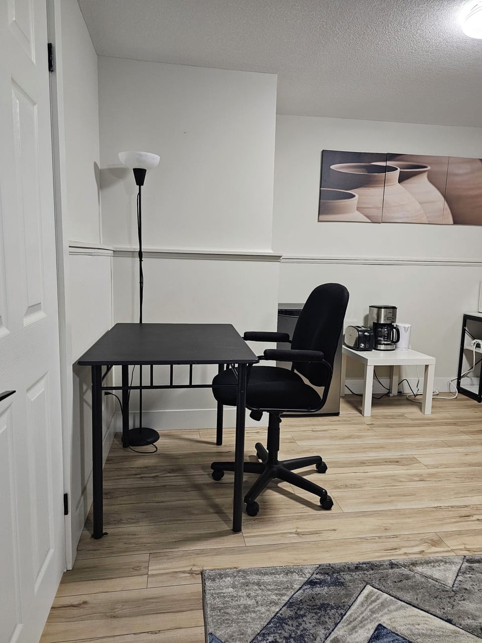 Mini-Office/Study Space.