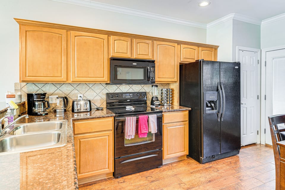 Kitchen | 2-Story Townhome | Central A/C & Heat