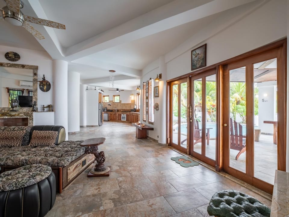 Rising Moon Villa - 3-Bedroom Beachfront w/ Pool (4539)
