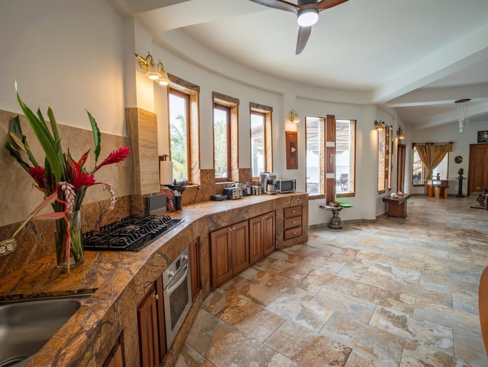 Rising Moon Villa - 3-Bedroom Beachfront w/ Pool (4543)