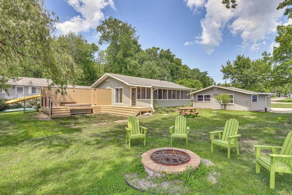Fire pit and back deck