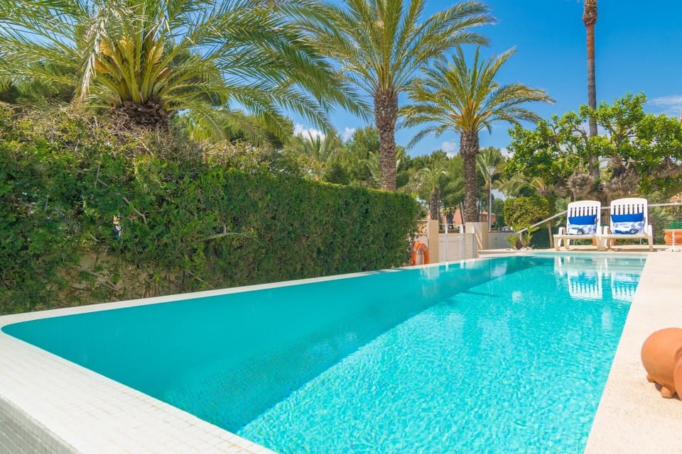Holiday Home Swimming Pool