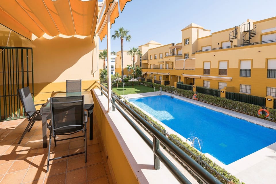 Holiday Home Swimming Pool