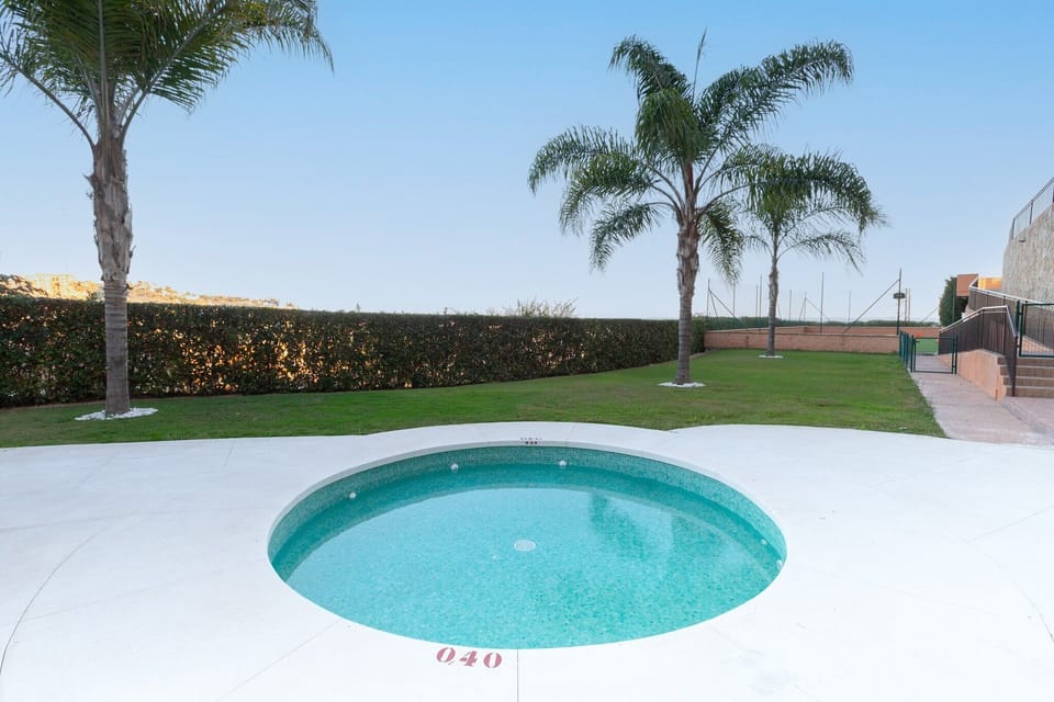 Holiday Home Swimming Pool