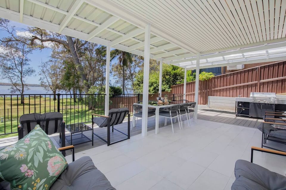  Whip up a feast on the BBQ and dine alfresco on the lower deck.
