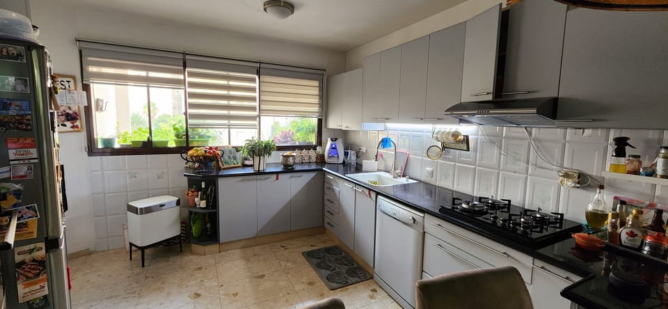 open Kitchen to Living room