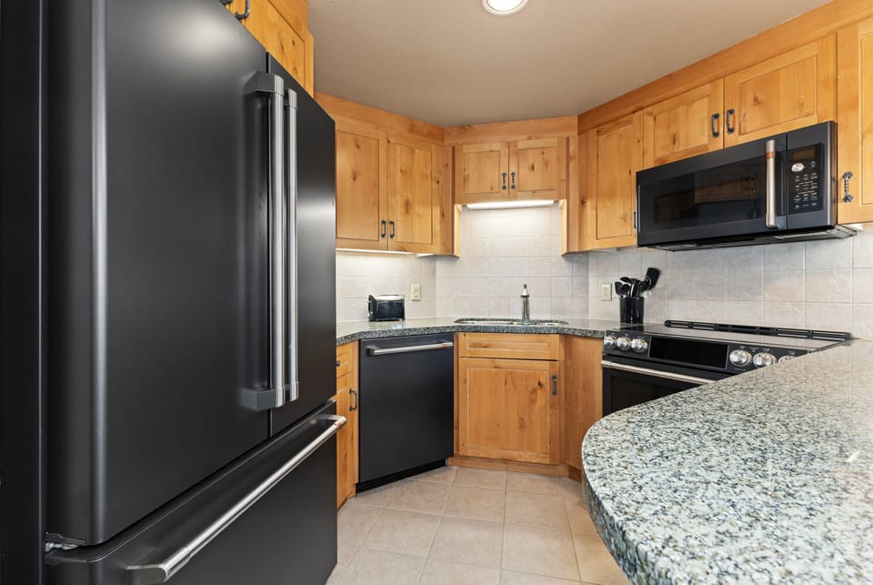 Indoors, Refrigerator, Kitchen, Microwave, Oven