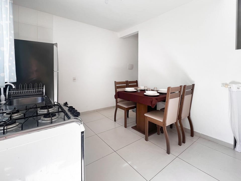 Kitchen or kitchenette,Dining area