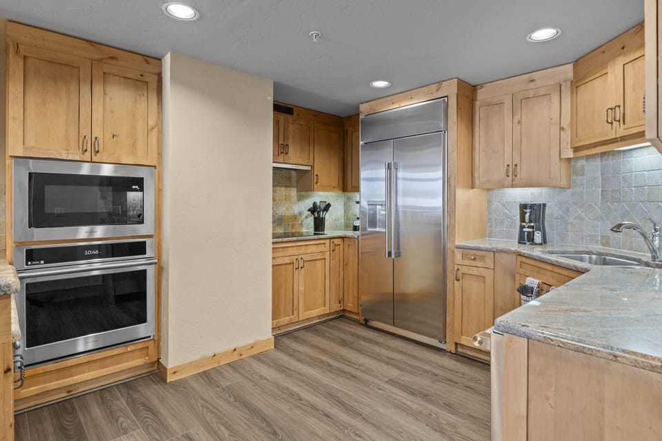 Indoors, Floor, Flooring, Microwave, Oven