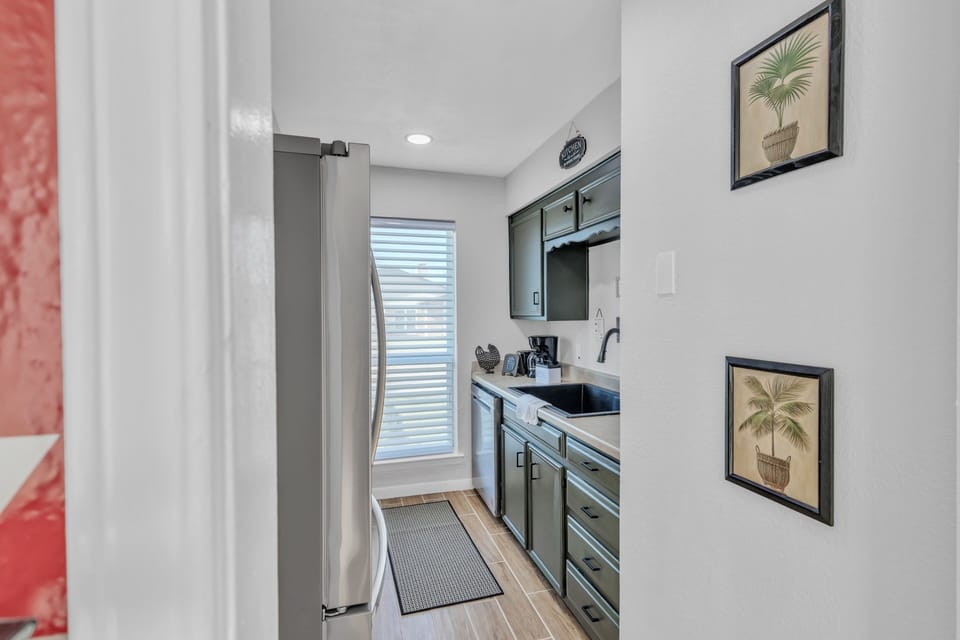 Indoors, Sink, Sink Faucet, Home Decor, Floor