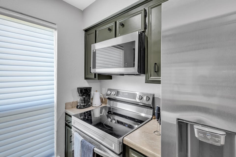 Indoors, Microwave, Oven, Cooktop, Kitchen