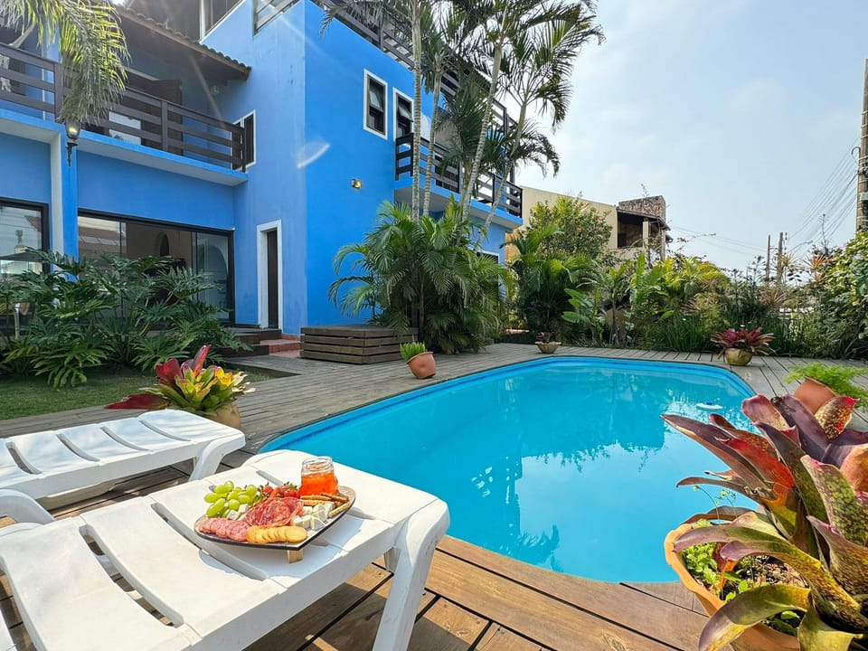 Swimming pool
