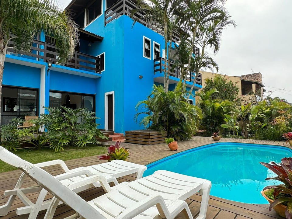 Swimming pool