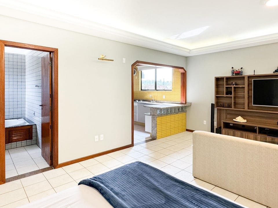 Photo of the whole room,Bedroom