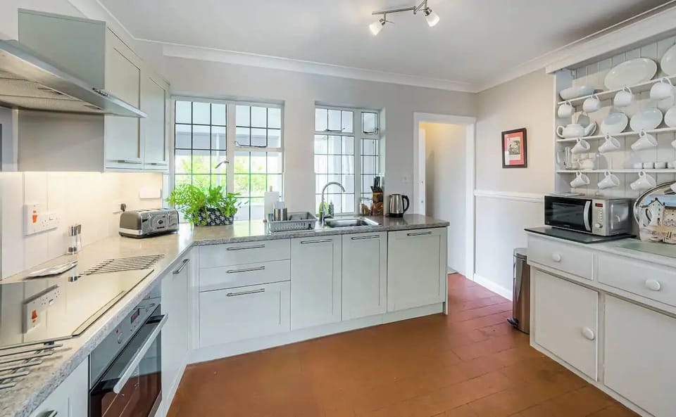The Kitchen & Dresser