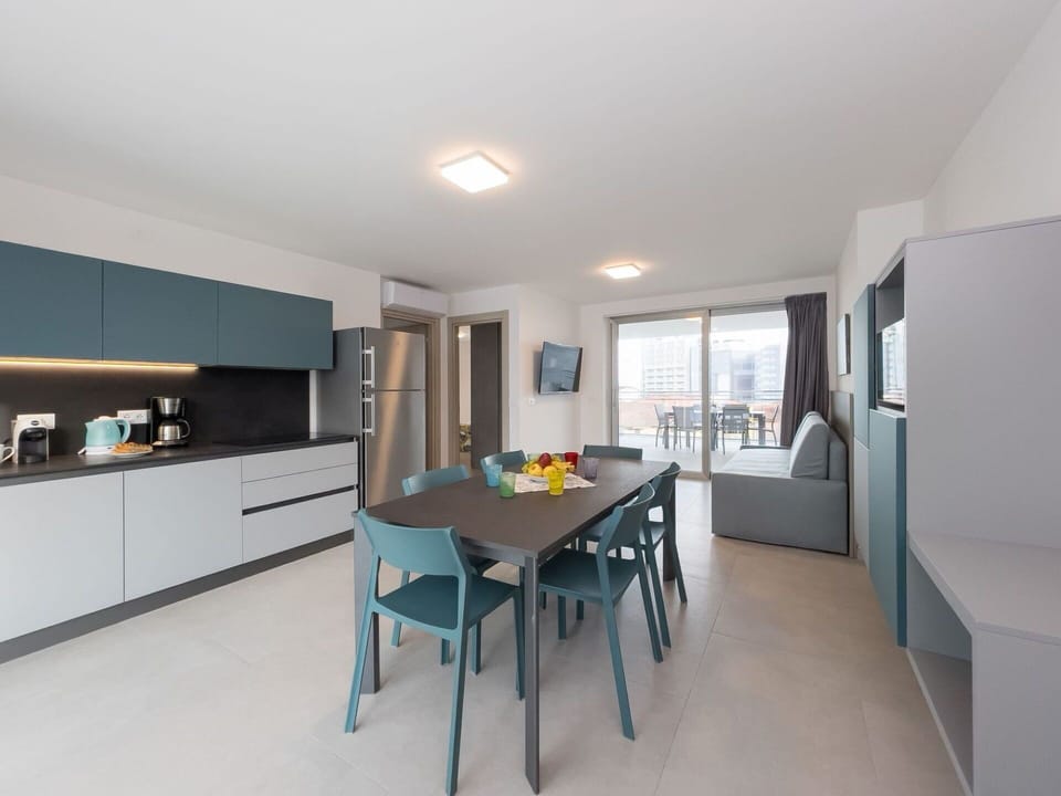 Furniture, Chair, Table, Apartment, Outdoor Furniture, Balcony, Kitchen & Dining Room Table, Condominium, Shade, Patio