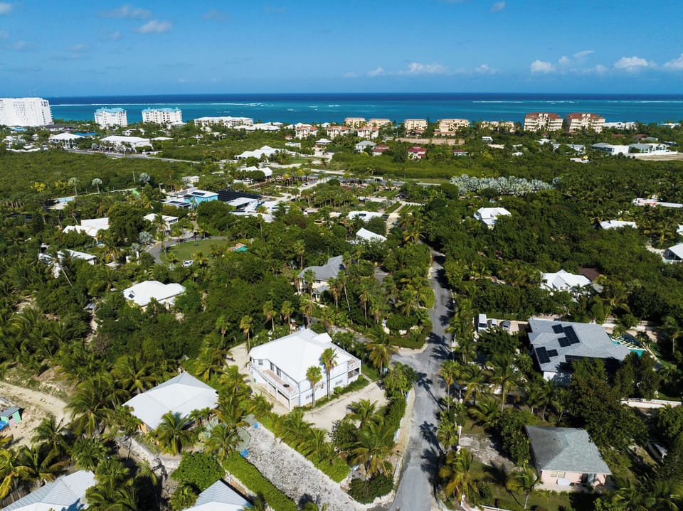 Overhead shot of the neighborhood, showcasing nearby beaches.