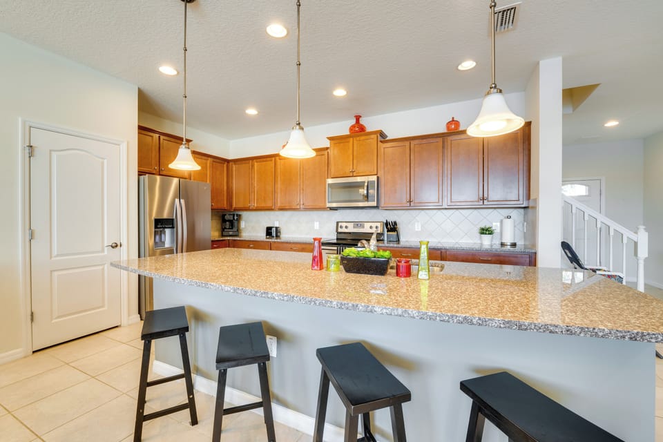 Kitchen | 1st Floor | Breakfast Bar | Cooking Basics | Dishwasher | Blender