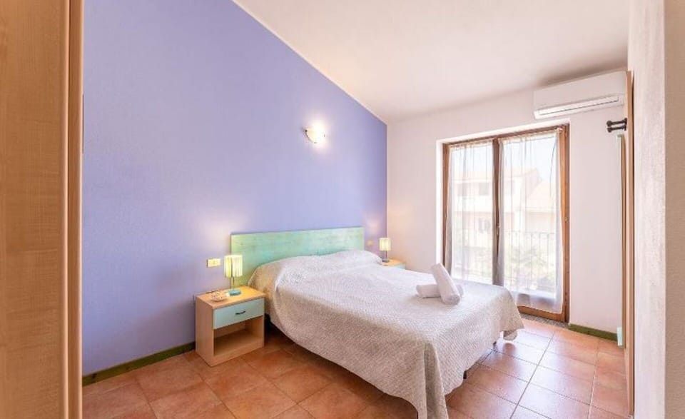 Autumn, Bedroom, Spring, Summer
